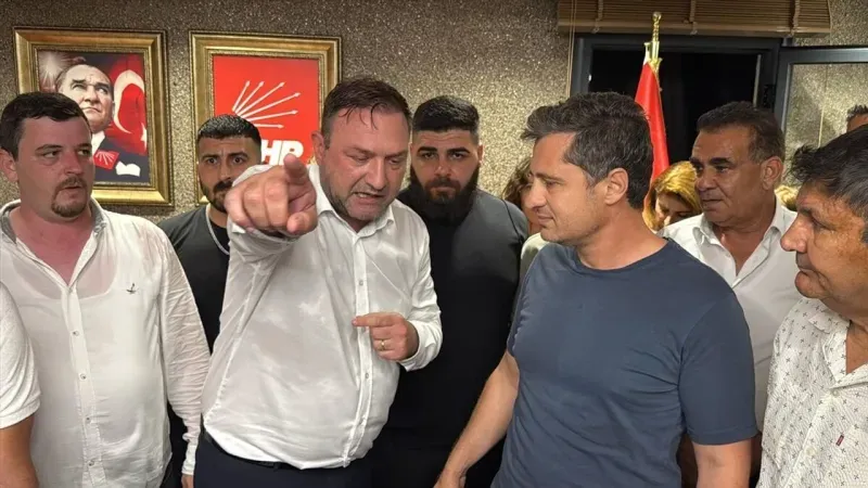 CHP'li Gümrükçü: “Biz kan dökmeden, polisi çağırmadan CHP'yi teslim aldık”