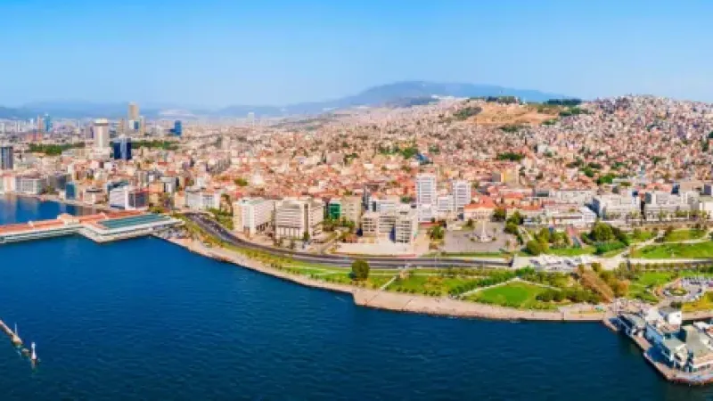 Kimi zeytinliğini sattı, kimi greyderini: İzmir ilçe belediyeleri alarm veriyor