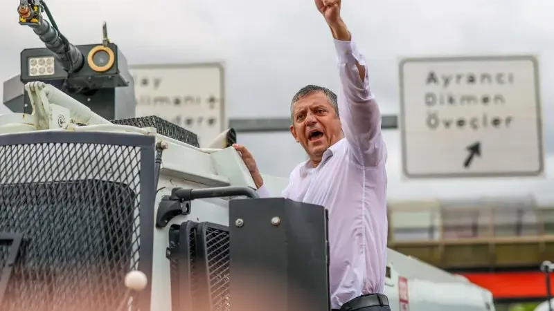 Özgür Özel’in İzmir programı ertelendi: Pazartesi günü geliyor!