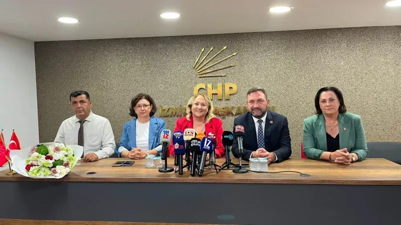 CHP Kadın Kolları Genel Başkanı Gülsever İzmir’de: 