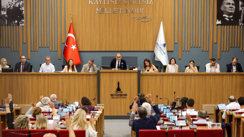 İzmir'de Yaşar Holding parsellerine yönelik kütüphane protokolü meclis kararıyla kabul edildi