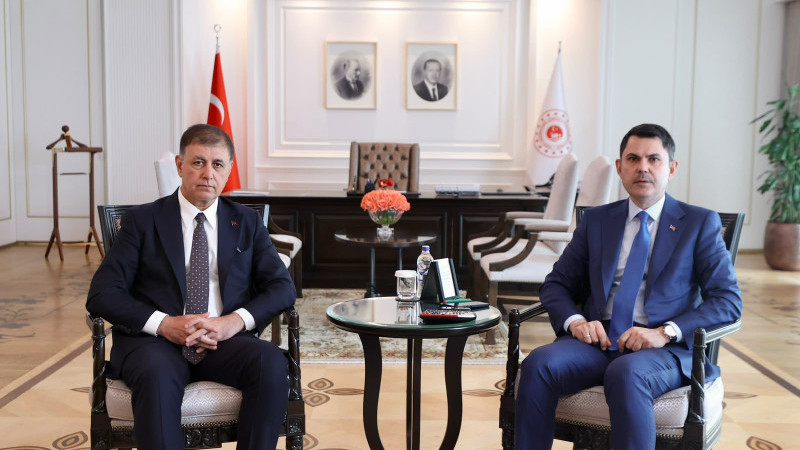 Karabağlar kentsel dönüşümü için Başkan Tugay, Bakan Kurum’la bir araya geldi