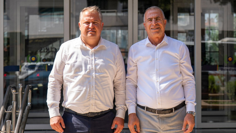 Urla ve Gaziemir Belediye Başkanları CHP’den istifa ederek YENİ Parti'ye geçti