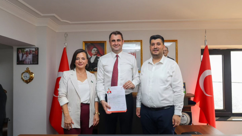 Karabağlar Belediye Başkanı Helil Kınay Yeni Parti’ye katıldı