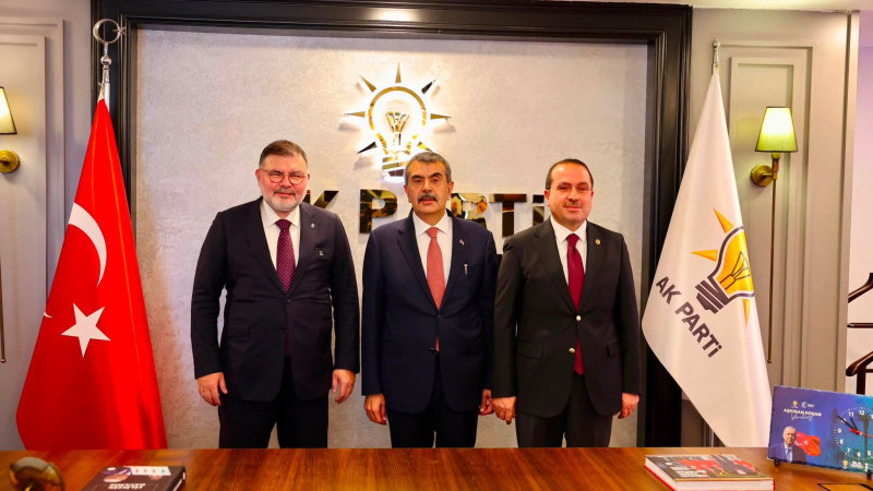 Bakan Yusuf Tekin'den AK Parti İzmir İl Başkanlığı'na ziyaret