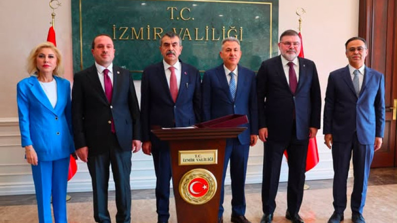 Milli Eğitim Bakanı Yusuf Tekin, İzmir Valiliği'ni ziyaret etti