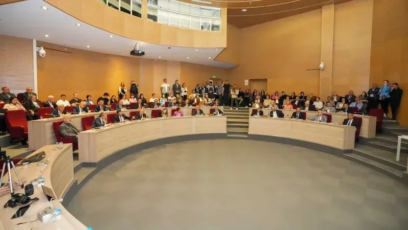 Gaziemir Meclisi’nde borç tartışması: 