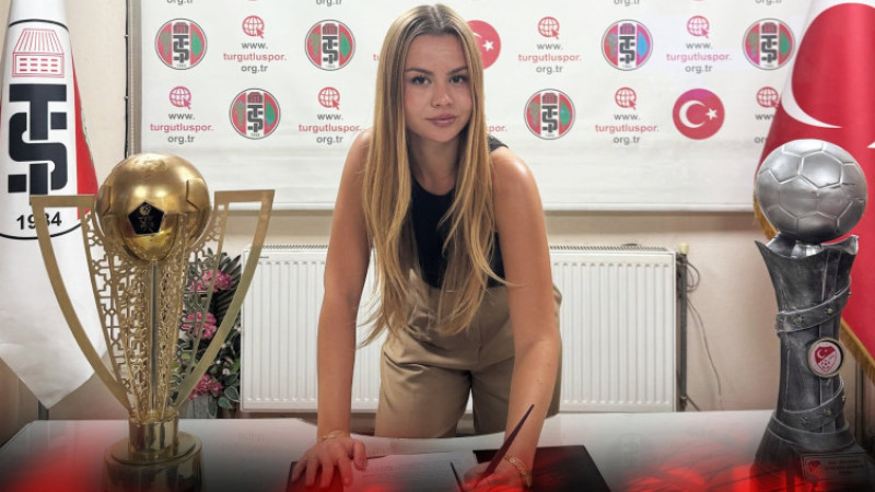 Turgutluspor'un yeni teknik direktörü 22 yaşındaki Zeynep Mestan oldu