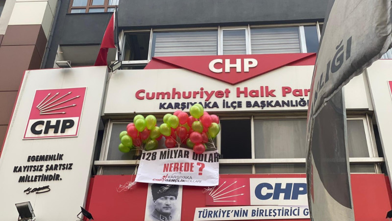 CHP Karşıyaka’da kongre heyecanı: Levent Güçlü ve Hanımşah Han karşı karşıya