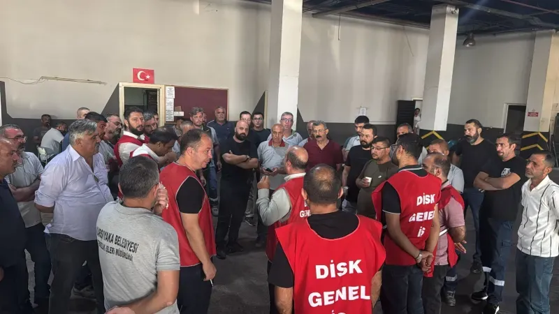 Karşıyaka Belediyesi işçileri grevde: 5 aydır maaş alamıyorlar