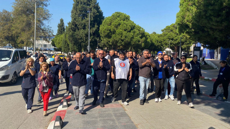 Ege Üniversitesi Hastanesi’nde hizmet durdu: Sağlık işçileri eylemde