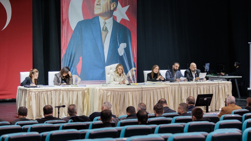 Konak Belediye Meclisin'de bütçe krizi: Yatırıma değil, maaşa bütçe ayrıldı!