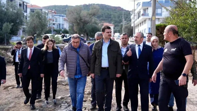 AK Parti’li İnan'dan Foça’daki sel mağdurlarına ziyaret: “83 aileye 3,5 Milyon TL yardım