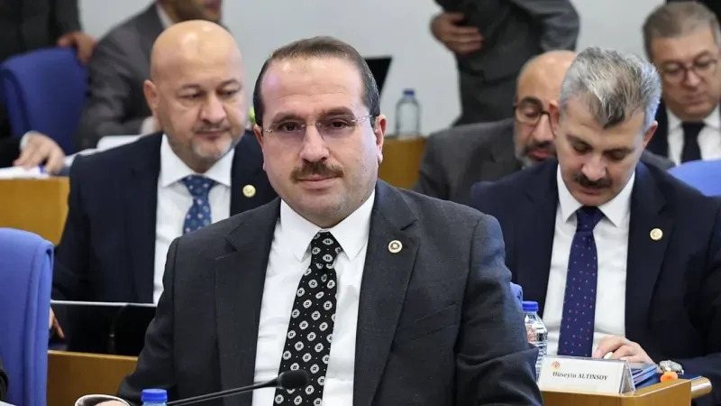 AK Parti’li Kırkpınar, İzmir’in ulaşım altyapısının stratejik önemine dikkat çekti