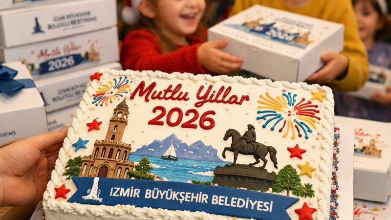 İzmir Büyükşehir Belediyesi'nden çocuklara yeni yıl sürprizi: 3 bin 20 pasta dağıtıldı