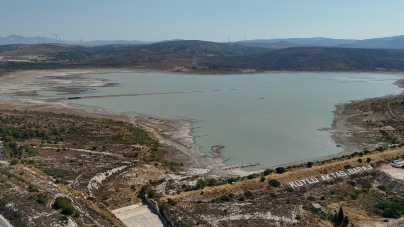 Çeşme’de su krizi kapıda: Kutlu Barajı’ndaki su seviyesi %0,5’e düştü
