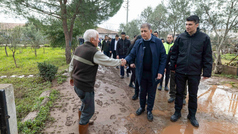 Cemil Tugay, Seferihisar'da yağışların yol açtığı hasarları inceledi