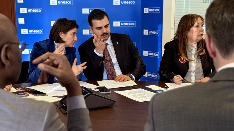 AK Partili Eyyüp Kadir İnan, Paris’te İzmir’in kültürel mirasını tanıttı