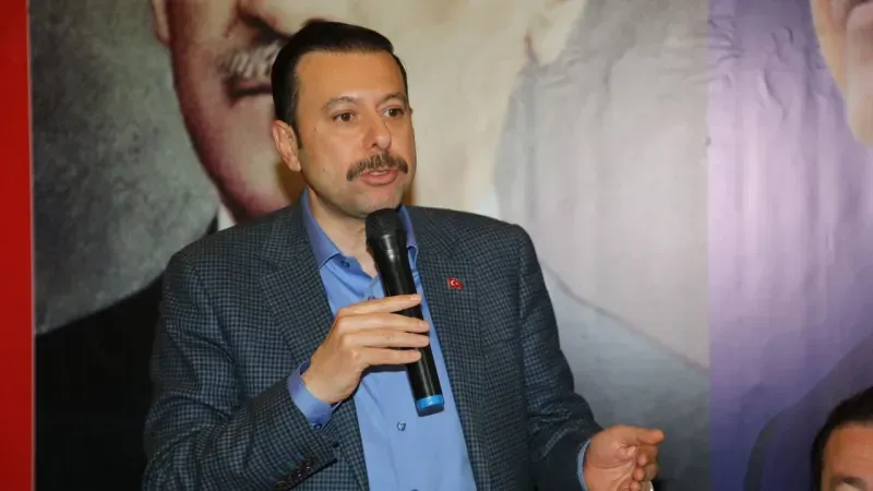 AK Partili Kaya’dan İzmir Büyükşehir binası için yarışma talebi!