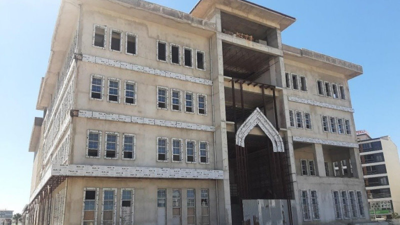 AK Partili Kaya’dan Torbalı’daki yarım kalan bina için çağrı: “hükümet konağı yapılsın