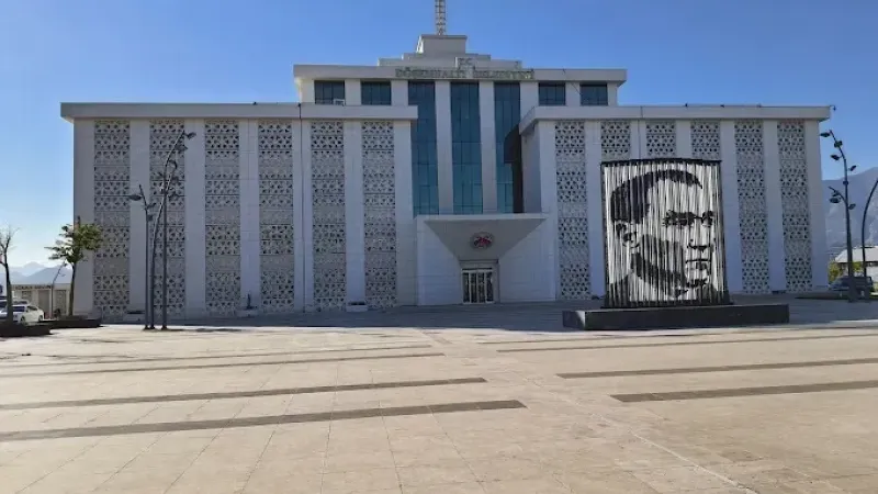 Döşemealtı Belediyesi’ne operasyon: 22 gözaltı