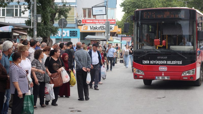 İzmir’de toplu ulaşım ve taksilere yeni tarife gündemde
