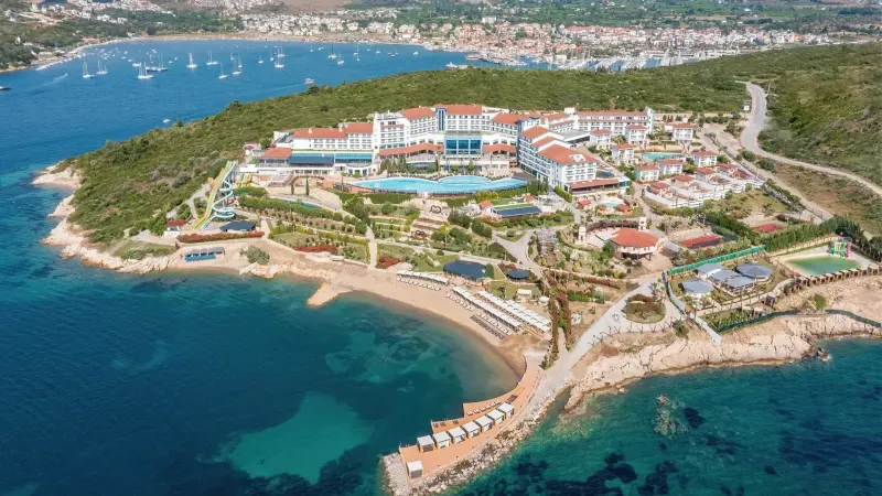 Seferihisar’daki Royal Teos Otel satılıyor