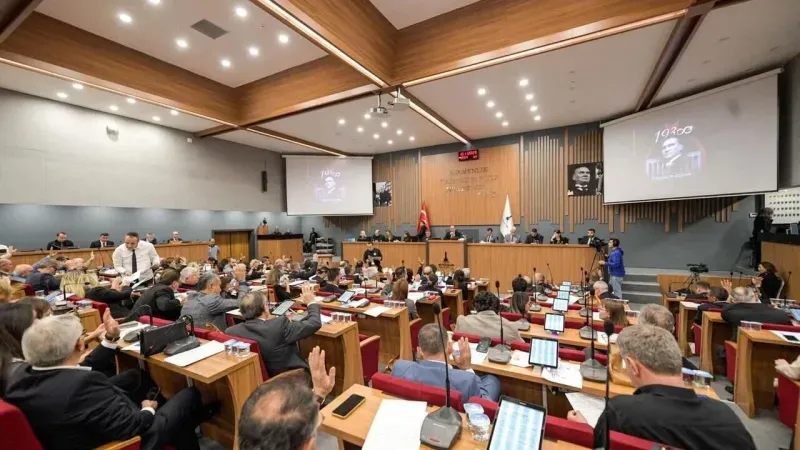 Başkan Tugay'dan vinç açıklaması: 