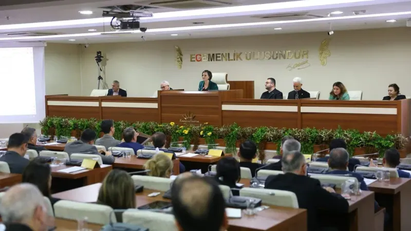 Karabağlar’da siyasi kriz: Meclis karıştı, AK Partililer salonu terk etti!