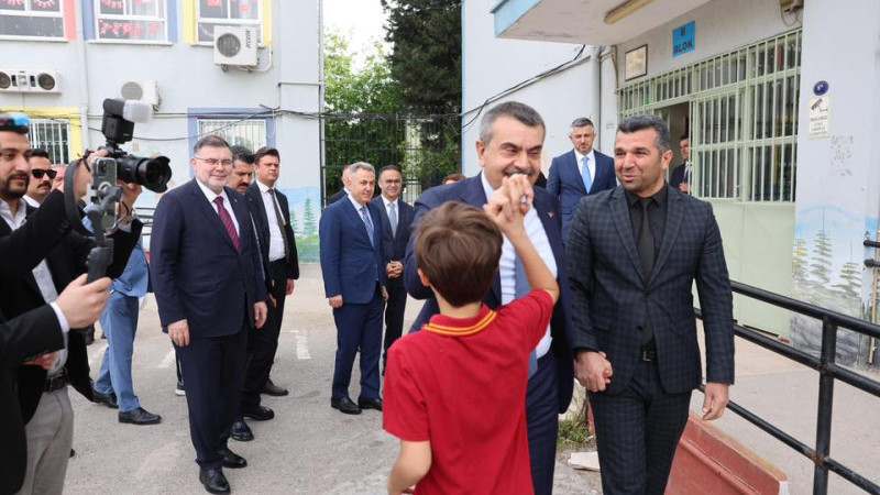 Bakan Yusuf Tekin ve Bilal Saygılı'dan Gaziemir çıkarması!