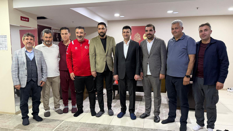AK Parti Konak İlçe Başkanı Başdaş, TÜGVA’nın Yapay Zekâ programına katıldı