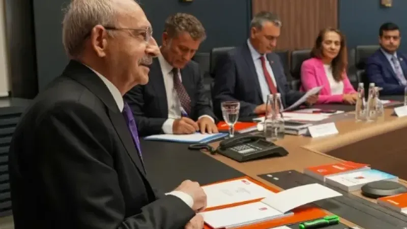 CHP'de büyük kriz! MYK toplanıyor, imzalar genel merkez'e geliyor!