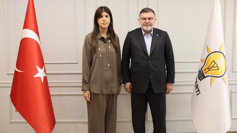 AK Parti İzmir’de yerel yönetimler zirvesi: Derya Ayaydın İl Başkanlığını ziyaret etti
